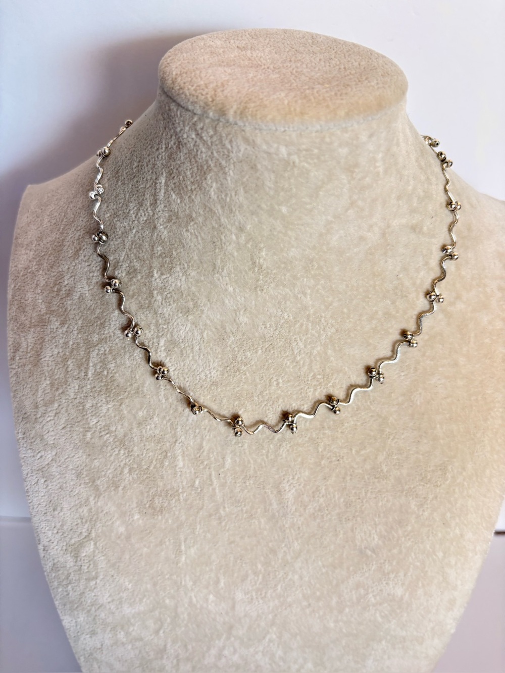 Vintage After Thoughts Y2K Whimsigoth Scalloped Floral Choker Necklace 14"